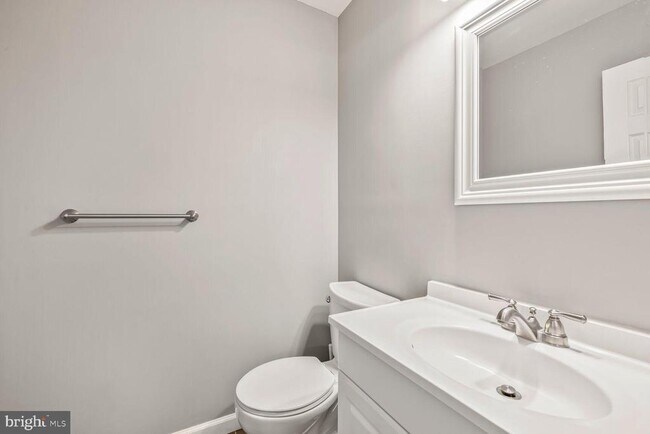 Foto del edificio - 18419 Hallmark Ct