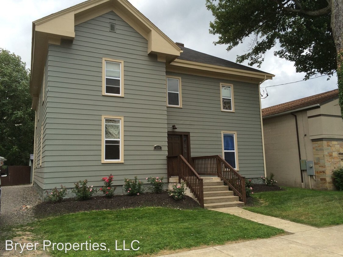 224 Poplar St, Meadville, PA 16335 Room for Rent in Meadville, PA