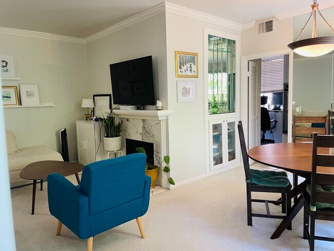 Sala de estar - 1375 Kelton Ave