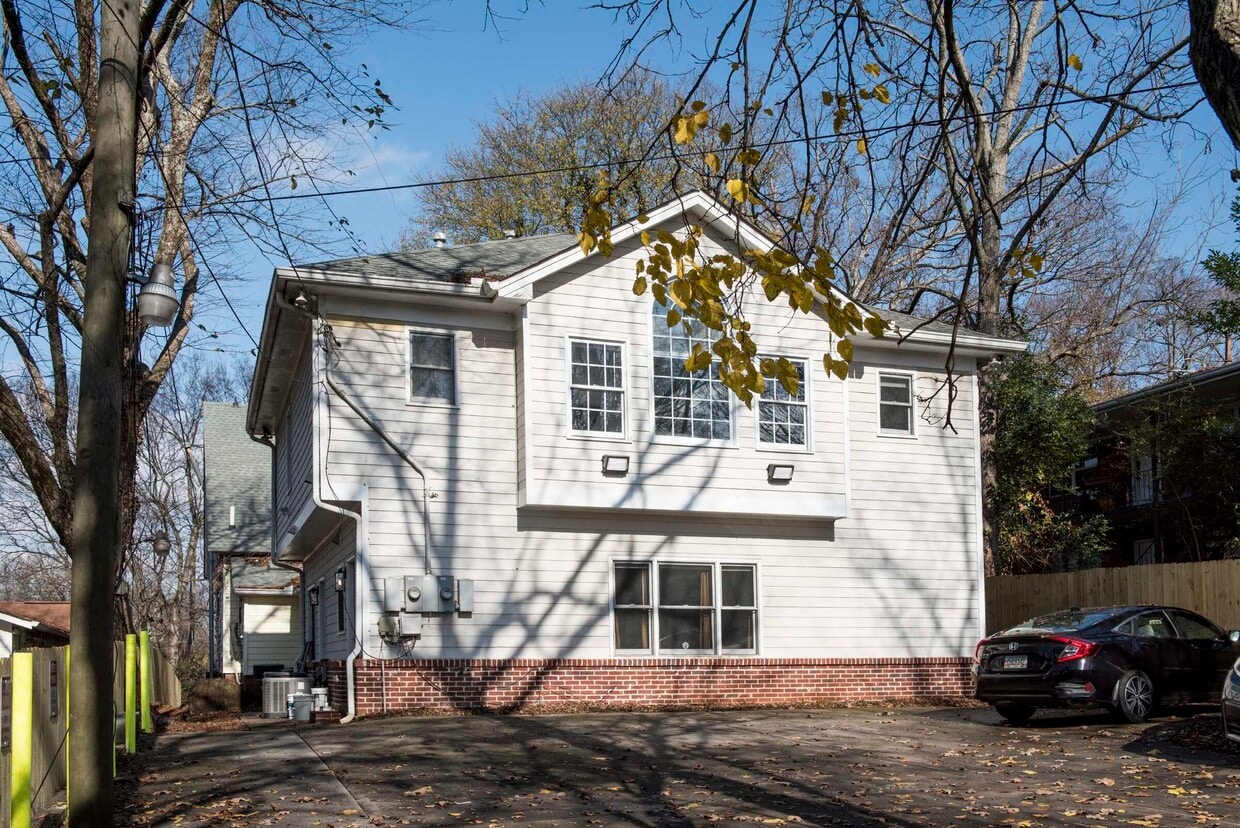 Primary Photo - 935 Greenwood Ave NE