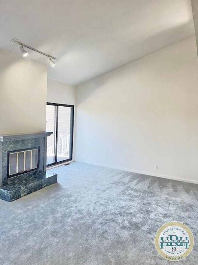 Foto del edificio - Spacious 3BR|2.5BA Home in the heart of Brisbane