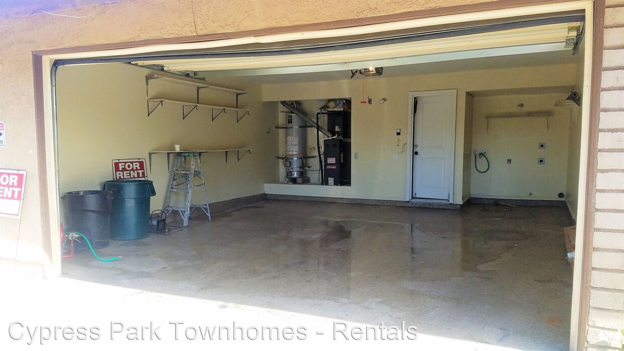 Foto principal - 1112 S Cypress Ave