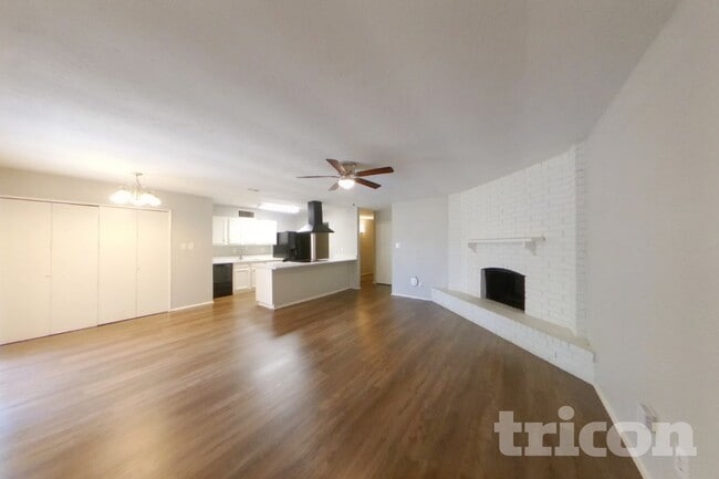 Building Photo - 10022 Deer Hollow Dr