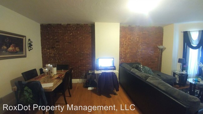 Foto del edificio - 76 W Cottage St