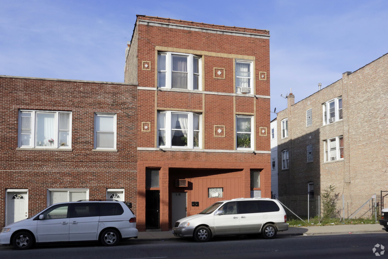 Building Photo - 1314 S Cicero Ave