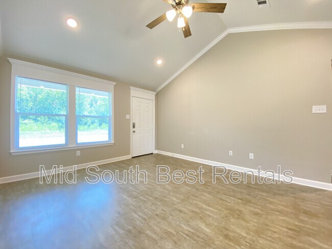 Foto del edificio - 107 Redbud Ct