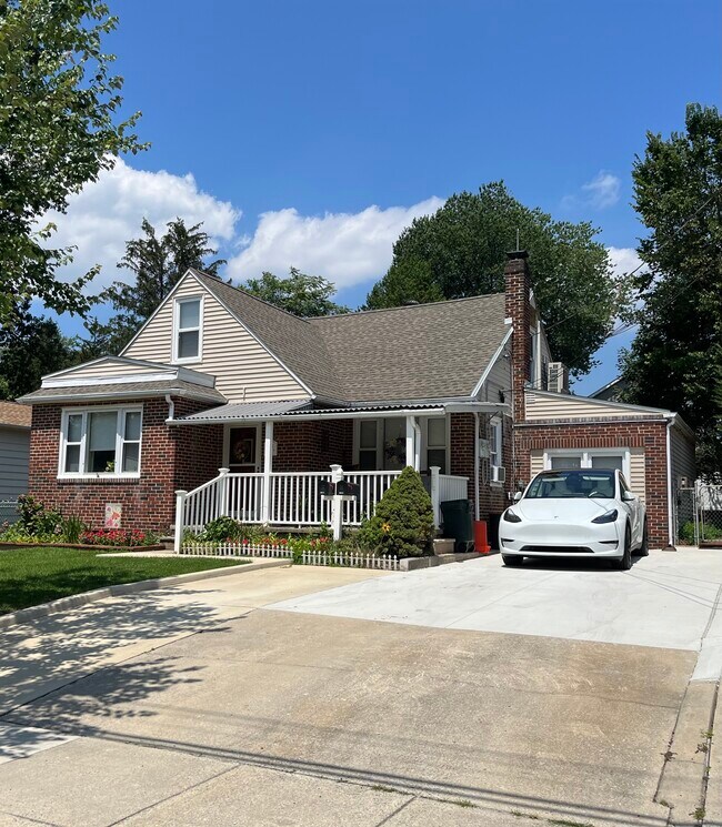 Foto del edificio - 1417 W High St