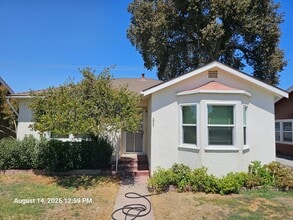 Building Photo - 748 E San Joaquin Ave