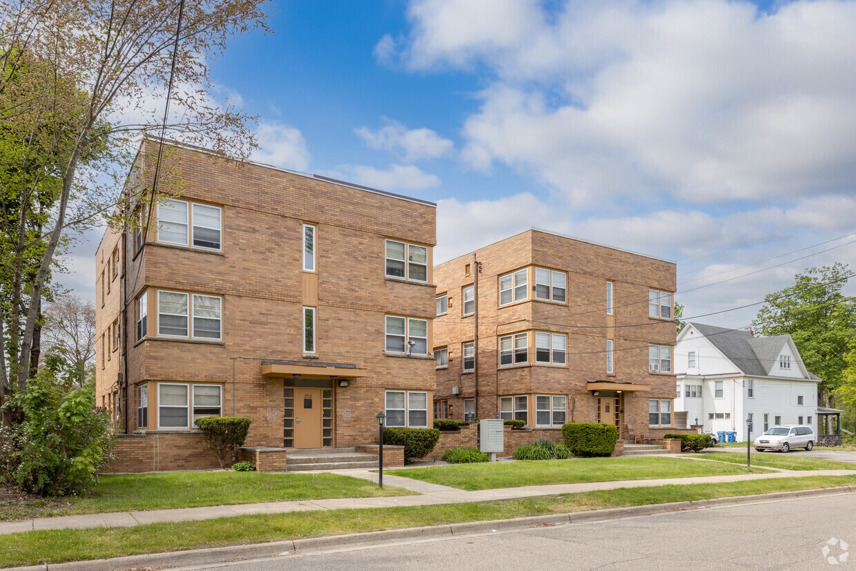 Primary Photo - 248 Garfield Ave