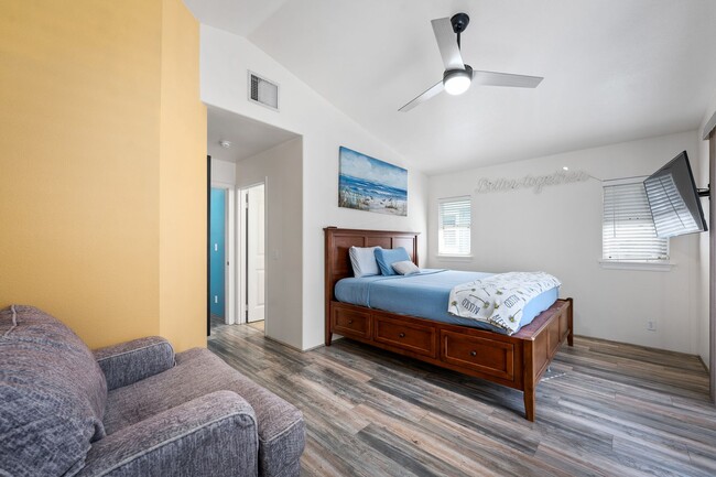 Building Photo - Sea Country 5 bedroom