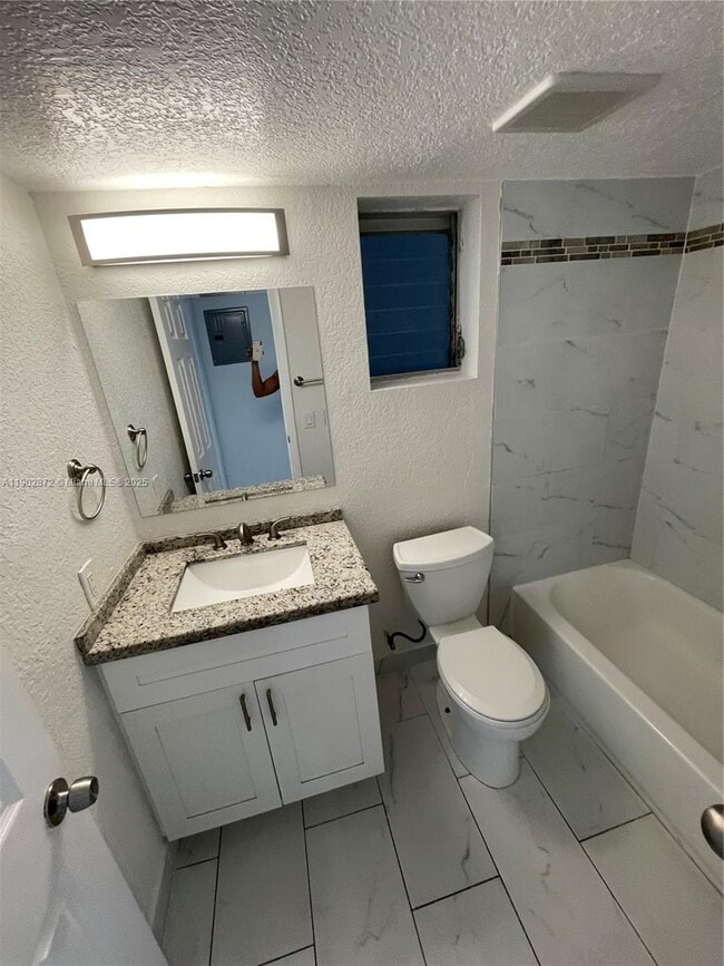 Building Photo - 1515 S 14th Ave