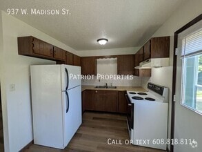 Building Photo - 937 W Madison St