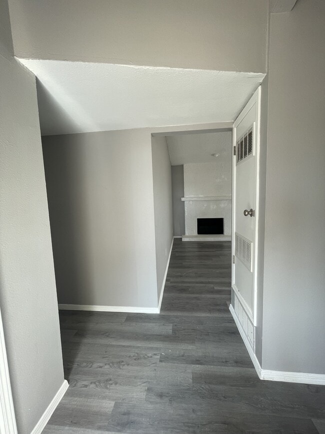 Foto del edificio - 11217 Les Peterson Ln