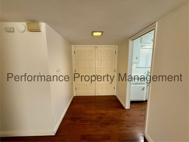 Foto del edificio - Cute 3 Bed/2 Bath SW Bakersfield Home w/ RBP & $0 Deposit Option