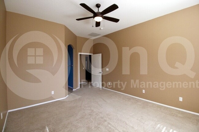 Building Photo - 43873 Askew Dr