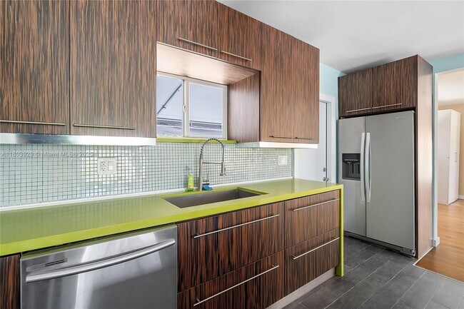 Foto del edificio - 1600 NE 110th Terrace