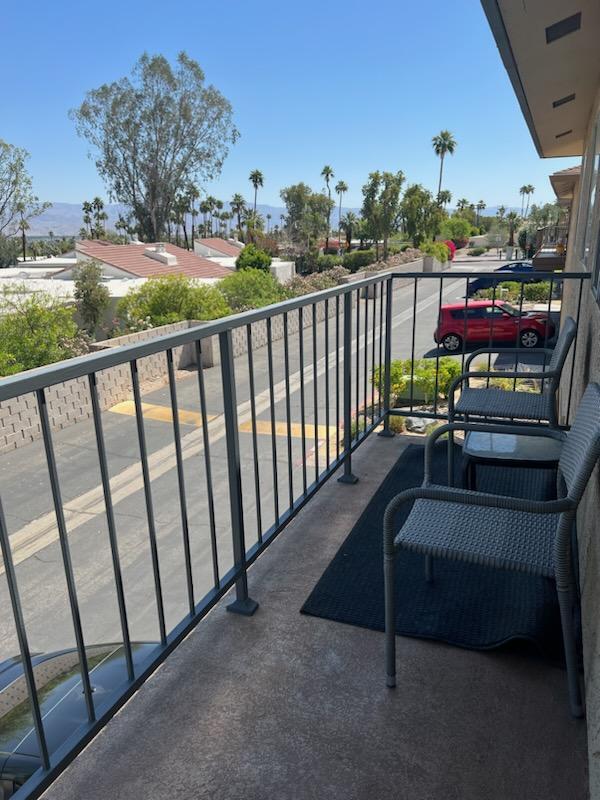 Vista desde el balcón - 72742 Willow St