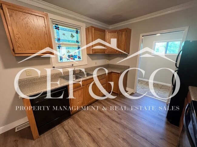 Foto del edificio - Charming 2-Bedroom, 1-Bathroom Home Availa...