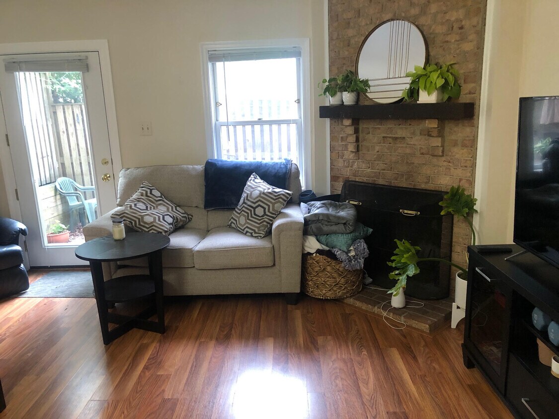 Living Room - 1149 N Taylor St
