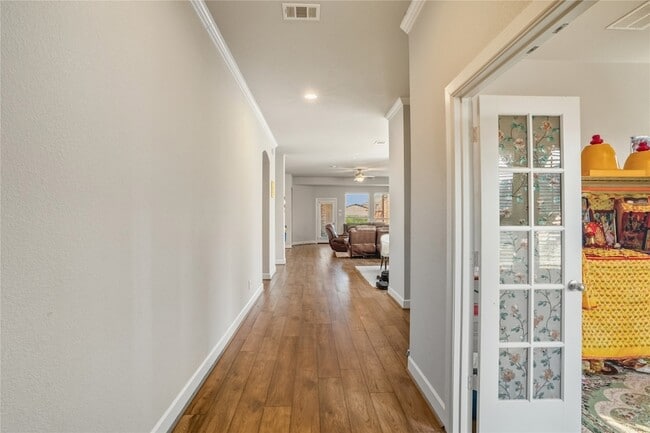 Foto del edificio - 4301 Meadow Hawk Dr