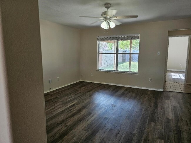 Building Photo - 6727 Stonecross Creek Ln