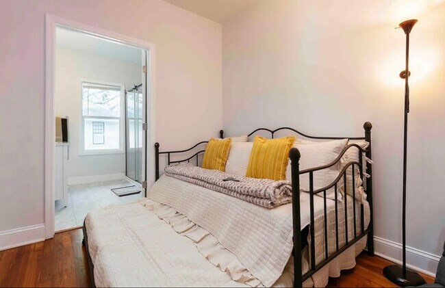 Foto del edificio - 1306 N Mangum St