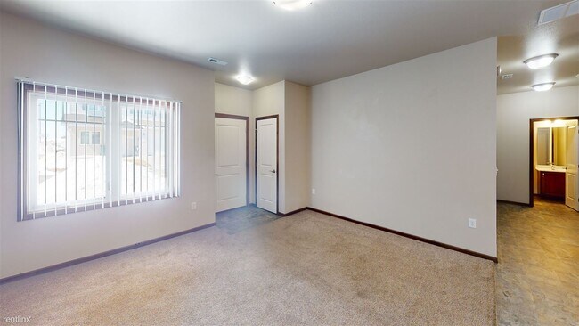 Building Photo - 3 br, 2.5 bath Townhome - Liberty Town Hom...