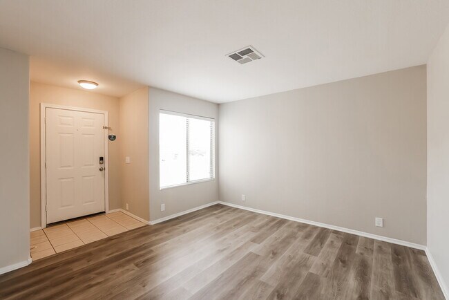 Building Photo - 15729 W Smokey Dr