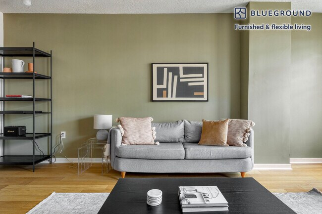 Foto del edificio - 2400 M St NW