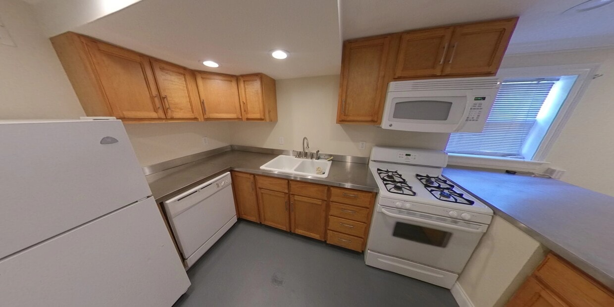 Kitchen - 2300 Dante St