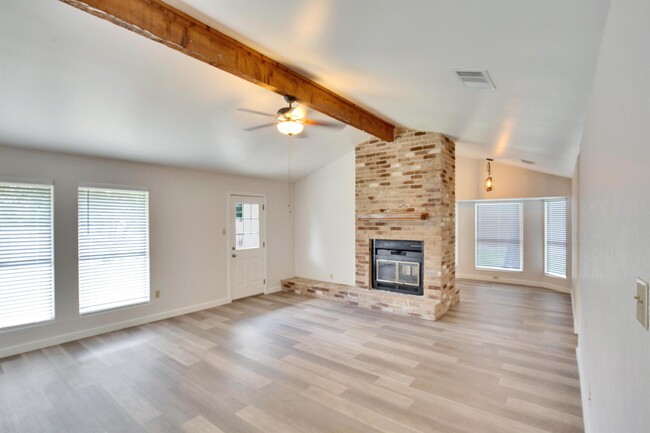 Building Photo - 3109 Monument Dr