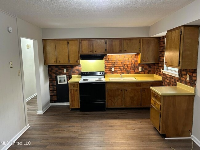 Photo - 8105 Elmbrook Dr House