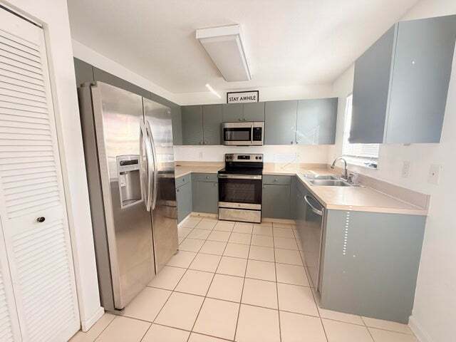 Foto del edificio - 2645 Country Golf Dr