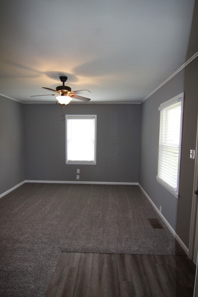 Foto del edificio - 2 Bedroom Pet Friendly Home For Rent!