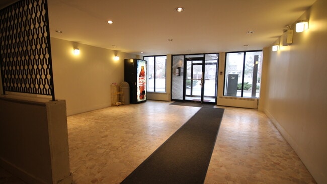 Building Photo - Westdale Apartments