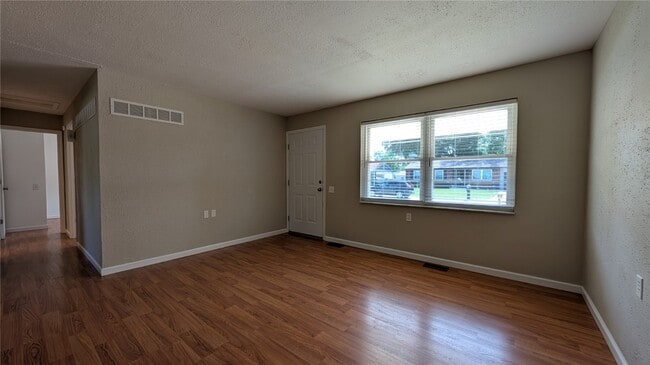 Building Photo - 3220 Highgate Ln