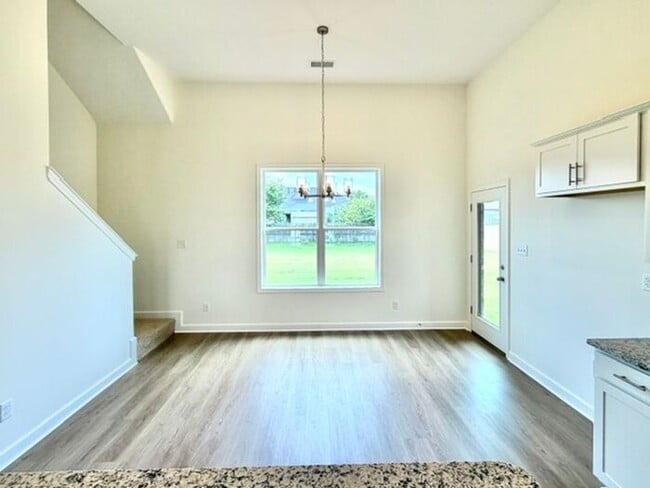 Building Photo - Now Leasing a brand new 5-bedroom 3 bath home in Somerville.
