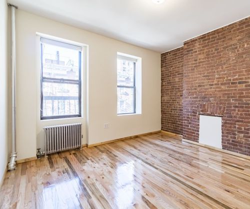Primary Photo - 243 Sullivan St