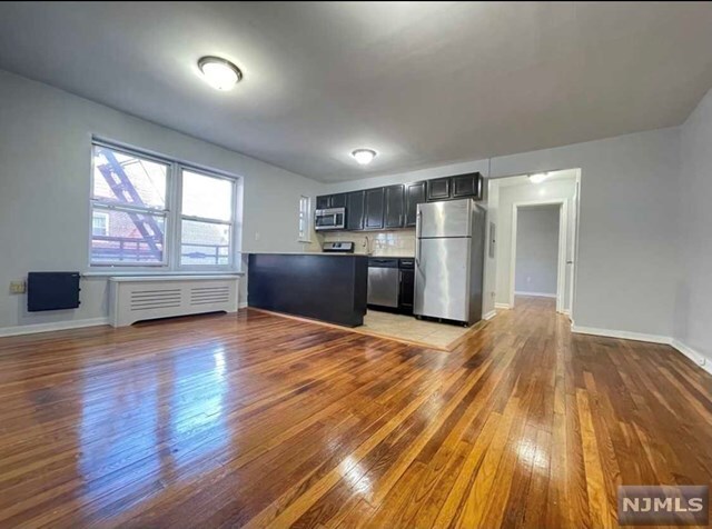 Foto del edificio - 6117 Boulevard E