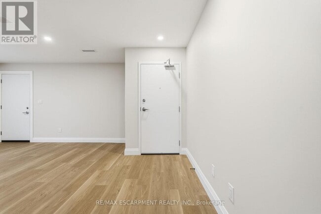 Photo du bâtiment - 231 Park St N