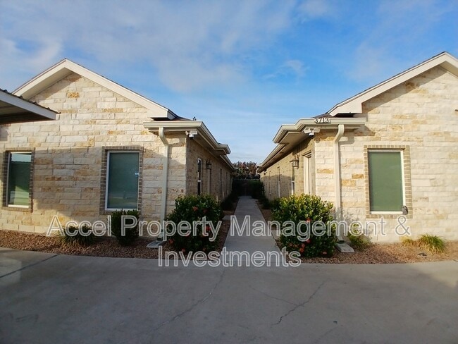 Building Photo - 3713 Whitewing Ave