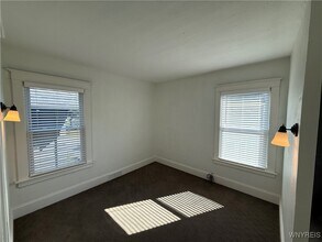 Building Photo - 95 Inwood Pl