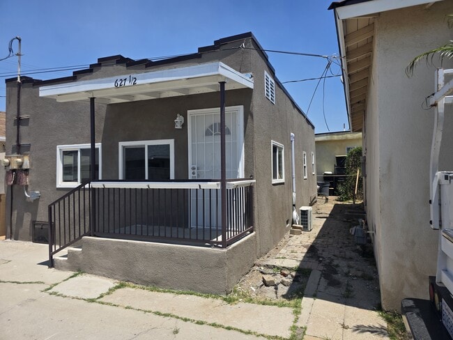 Building Photo - 627 1/2 S Kern Ave
