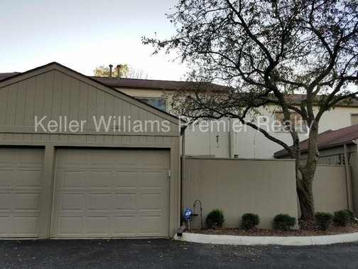 Building Photo - 126 Carrowmoor Ct
