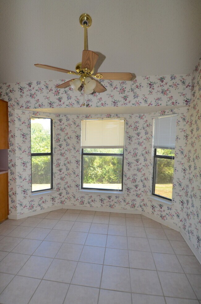 Building Photo - AMAZING 4 BED/ 2 BATH HOME IN WESTERN HILLS ESTATES- COVE!