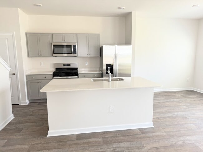 Building Photo - 251 Perseus St