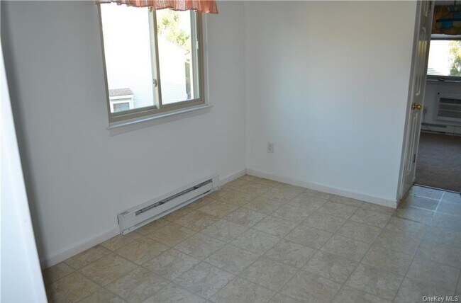 Building Photo - 2205 Village Dr
