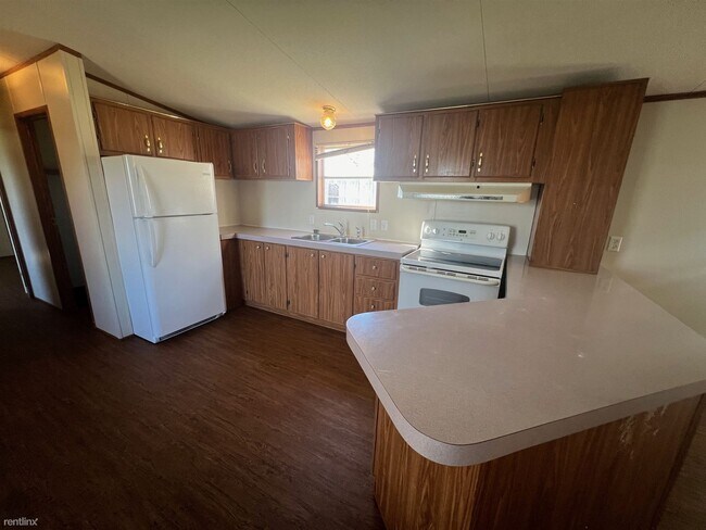Building Photo - 2 br, 2 bath Mobile Home - 1254 Industrial...
