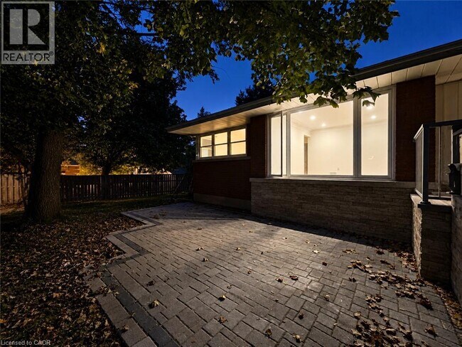 Building Photo - 9 Grenadier Dr