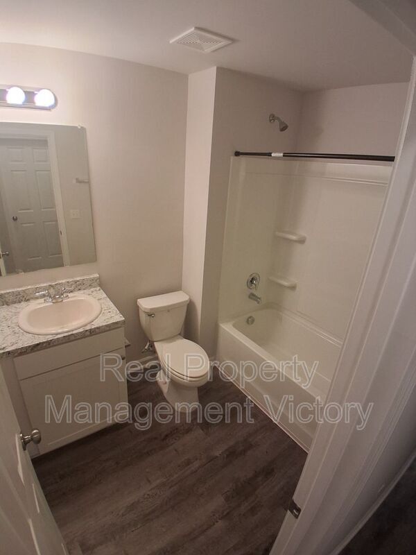 Foto del edificio - 12516 Waterbury Way